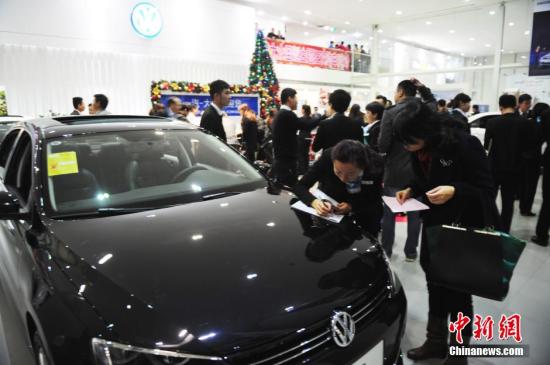 資料圖：深圳一4S店。 <a target='_blank'  _fcksavedurl='http://www.chinanews.com/'></table>中新社</a>發(fā) 陳文 攝